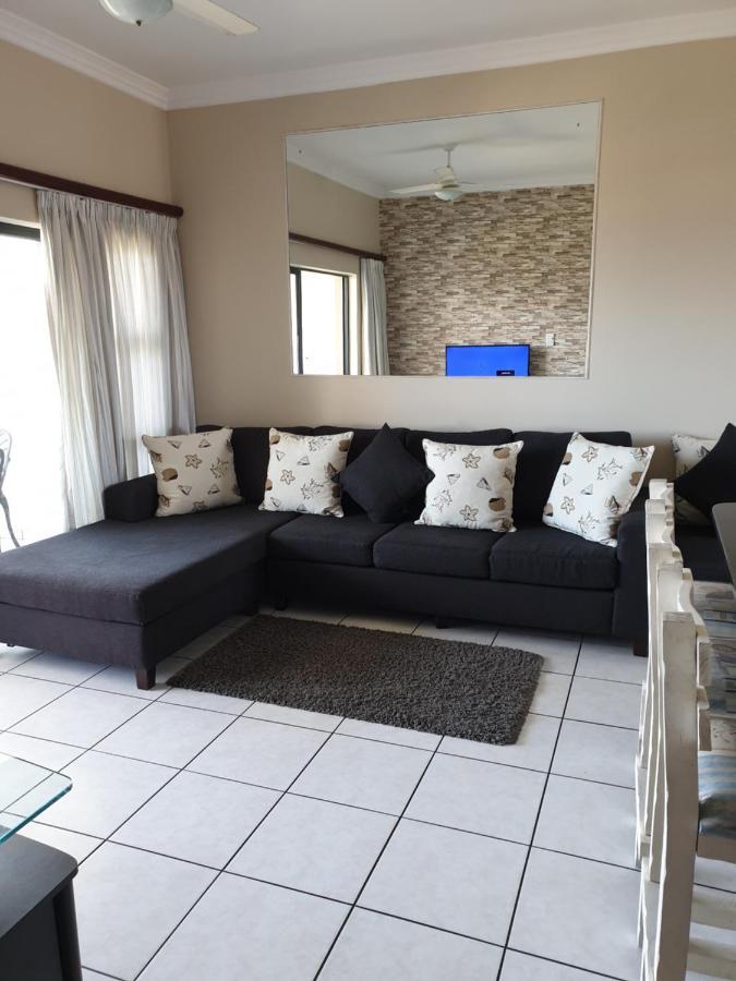 Topanga Holiday Home Uvongo Beach Kültér fotó