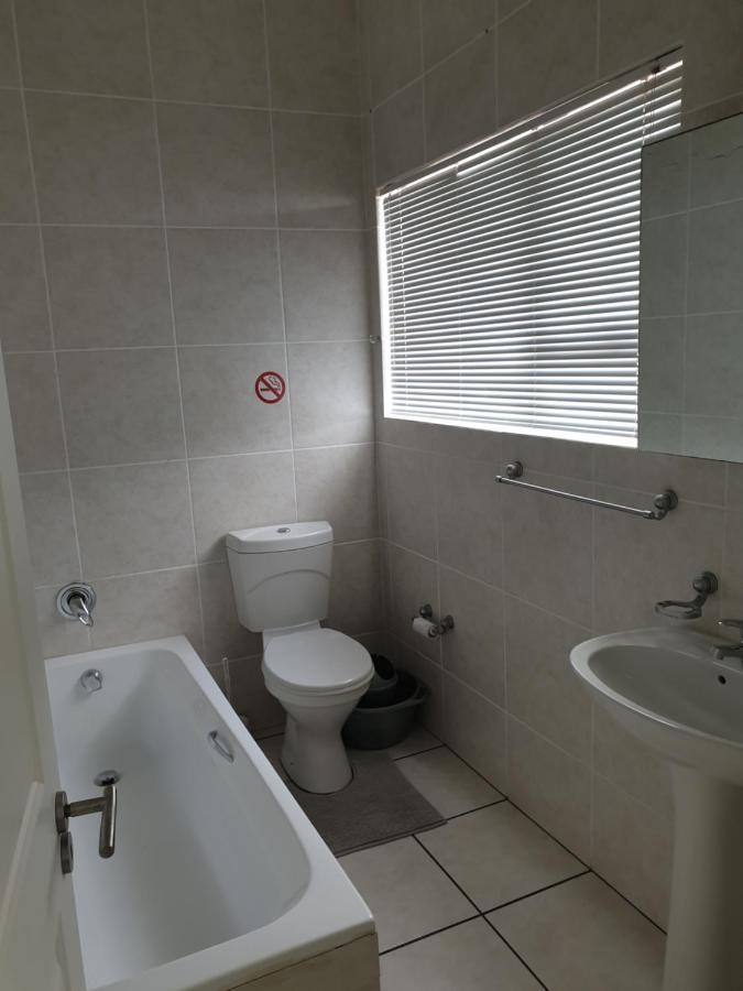 Topanga Holiday Home Uvongo Beach Kültér fotó